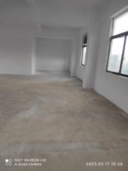 大岭山国道边工业园楼上，特价8块8，200~900平米可分租