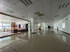 17元租横岗独院6500平一楼1500平分租现成办公室空地大