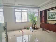 福永地铁口2楼400平精装修厂房出租