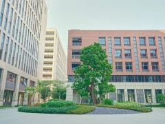 观澜地铁口工业区楼上1500平厂房出租带精装修可分租拎包入住