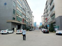 西乡主干到旁大型园区楼上1380平精装厂房仓库出租