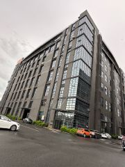 松山湖1公里高速路口重工业厂房急租1楼9.2米23楼6.5
