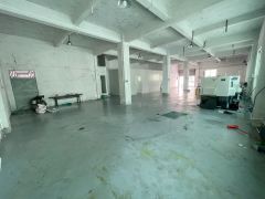 万江共联原房东300平方标准一楼厂房出租水电齐全有现成办公室