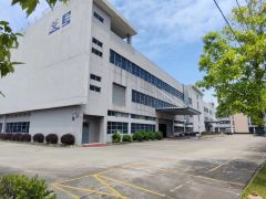 万江南城仓库大平层标准厂房两台3吨货梯电容大2个标准卸货平台