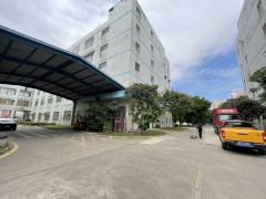 布吉丹竹头大型工业园新空出楼上1000平带装修办公室厂房出租