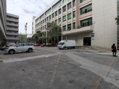 龙岗南联楼上1200平厂房出租报价20元送简单装修