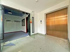 南山西丽 整层620平方 带办公室和仓库 电梯口 非常方便