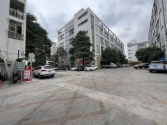平湖原房东一楼厂房1380平方仓库出租带红本现成办公室地坪漆