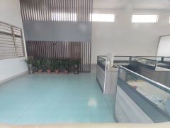 常平原房东厂房自租单一层1200平精装办公室滴水8米带地坪漆