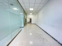 西乡固戍地铁口，大型工业区，带装修376平厂房出租，使用率高