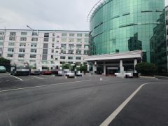 东莞长安原房东厂房出租2000平层高8米现成5吨航车