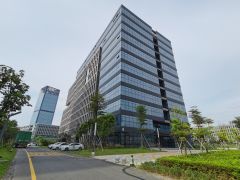 松山湖新出楼上研发中试空间超大阳台厂房出租企业总部基地形象高