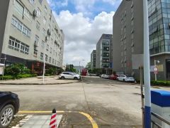 龙岗南联地铁站旁楼上300平方精装修办公室厂房仓库出租