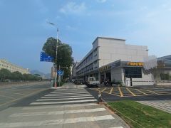 石岩全新园区招租180平方起租剩3900平方带装修主干道旁边