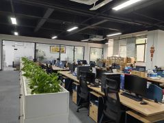 西乡流塘地铁口精装200平至800平办公研发电商厂房仓库出租