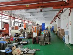 公明蒋石正规工业园标准厂房一楼1500平带行车，可装峰谷表