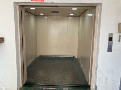 豪华装修办公室全新地坪漆厂房低价出租