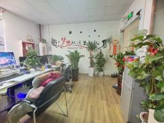 西乡固戍工业区，楼上带装修368平厂房出租，租金便宜