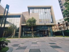 东莞厚街镇独门厂房出租，现成豪华装修，无需转让费，仓库出租