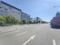 松山湖靠大岭山红本双证丙二类带卸货平台一楼4000平大小可分