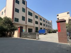 石岩第五工业区楼上800平现成水电厂房仓库低价出租可分租