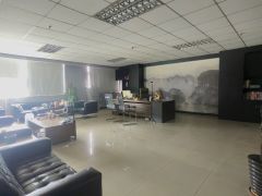 虎门万达广场旁现成电商办公室装修，水电齐全，原房东写字楼