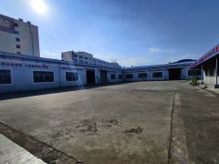 大岭山镇新出原房东单一层钢构独院厂房2300平，院子空地超大