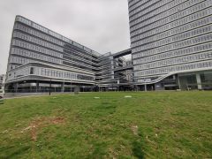 光明地铁口附近国资委红本1500平整层实际面积厂房出租带补贴