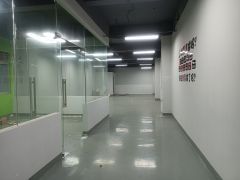 长安宵边一楼300平现成水电带办公室交通便利厂房出租仓库出租