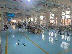急租东坑新出原房东标准独院，带三吨电梯，现成装修车间办公室