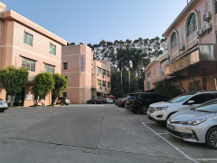 东城周屋工业区原房东厂房800平，带现成装修，大货车随意出入