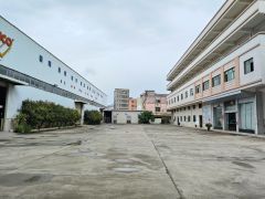 寮步新建厂房滴水10米，旁边无居民，在大马路边！大小好分租
