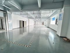 石岩新出上屋地铁口楼上1200平米精装修办公研发仓库厂房出租
