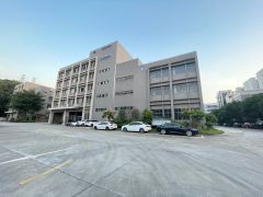 凤岗原房东楼上9.9元出租，有办公室，水电齐全拎包开工。