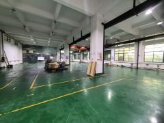 横沥镇标准厂房1楼1000平方，高度6米。带现成行车，办公室