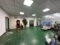 塘厦独院小面积一楼带精装修办公前台厂房出租，水电齐全可进大车