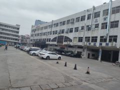 厚街三屯原房东分租楼上1950平方现成办公室地坪漆价格8块