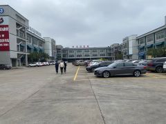高新园区出租一楼2500平方，超大空地