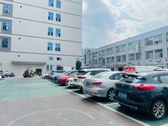 寮步镇华南城成熟园区有精装修水电齐全大小可分租园区空地大