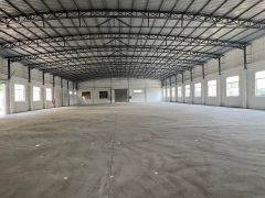 单一层独门独院带有独立办公楼4500方靠近山边