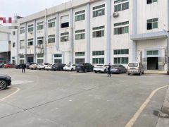 长安镇沿江高速附近新出一楼带行车580平方出租。