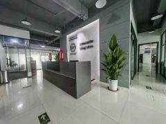塘厦石鼓新出楼上2000平厂房仓库出租，现成精装修，水电齐全