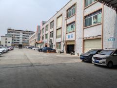 寮步镇汽车城附近新出租客分租一楼1180方，水电齐全。