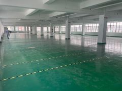 布吉甘坑地铁口原房东1500平方精装红本厂房出租。拎包进驻。