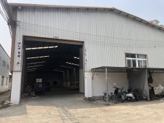 原房东钢结构厂房招租，水电齐全，高度8米