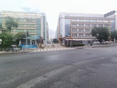 深圳龙岗龙城国际1000平标准厂房低价出租原房东精装修