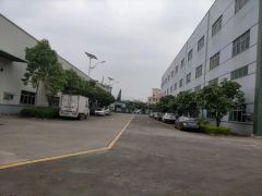 新出单一层2100平钢构厂房出租 水电齐全带行车可办环评