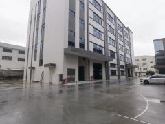 新出！！园洲镇中心位置全新标准厂房独院5500平方低价出租