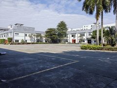 南城天安数码城附近原房东独院厂房低价出租2500平方，可分租