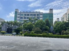 原房东大岭山楼上2000平米独门独院精装修厂房出租高速路口